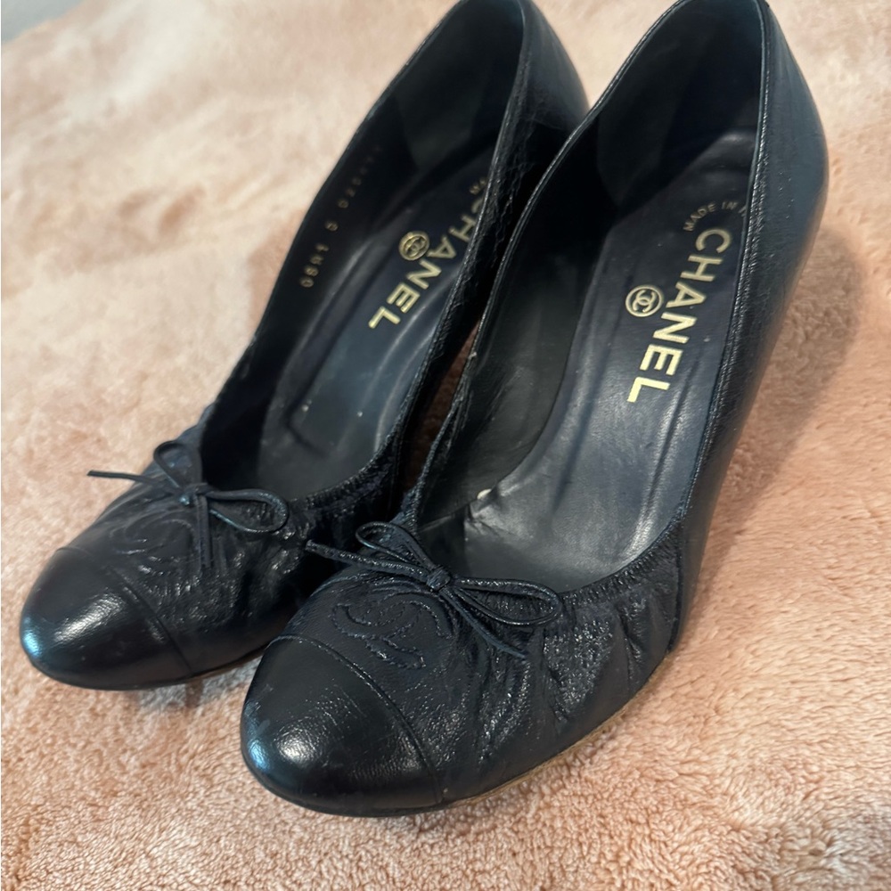 CHANEL Black Leather Heels with Bow Detail